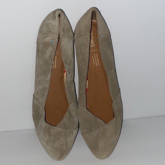 TOMS shoes Julie Desert Taupe flats size 10 great condition. - Picture 8 of 12